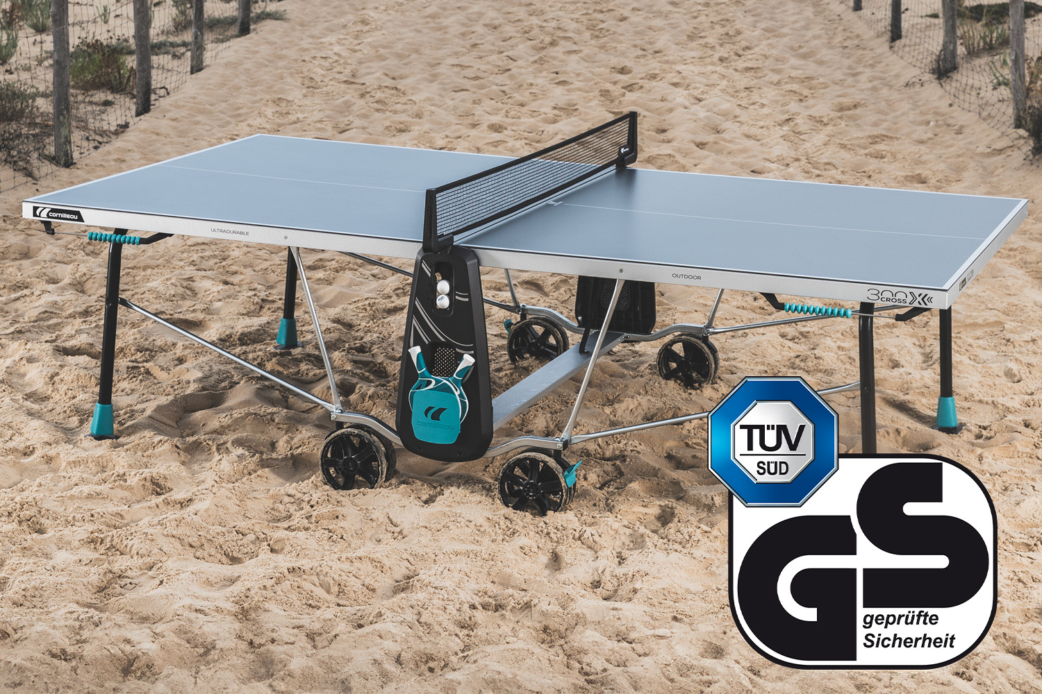 vue de la table de ping pong Cornilleau 500 indoor repliée
